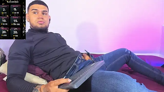 Aaron Hunter  online show from November 2025 11:04:02 PM