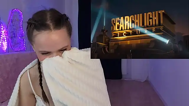 Emillias online show from October 2025 01:17:02 PM