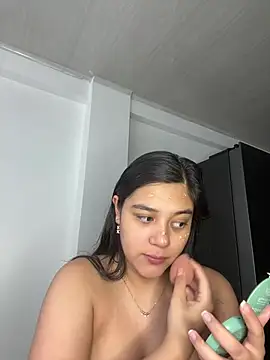 floriamANDjazmin online show from March 2026 07:13:02 PM