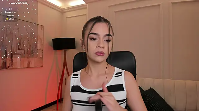 AlanaCraft online show from November 2025 12:02:02 PM