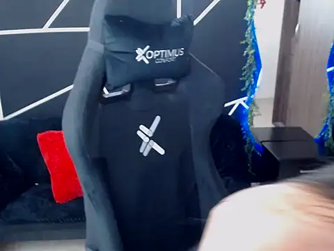 LUCY LI online show from September 2025 06:19:02 PM