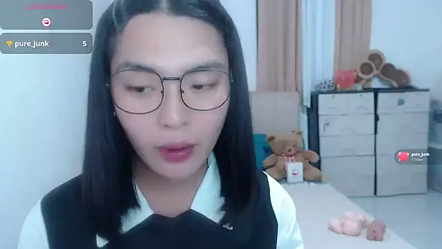 zhaviahale21 online show from August 2026 12:14:02 PM