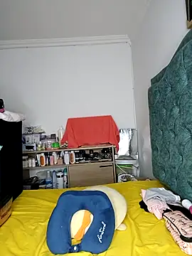 KimPielCanela online show from March 2025 11:04:01 PM