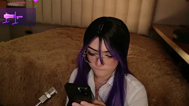 Megan mooree  online show from October 2025 01:44:02 PM