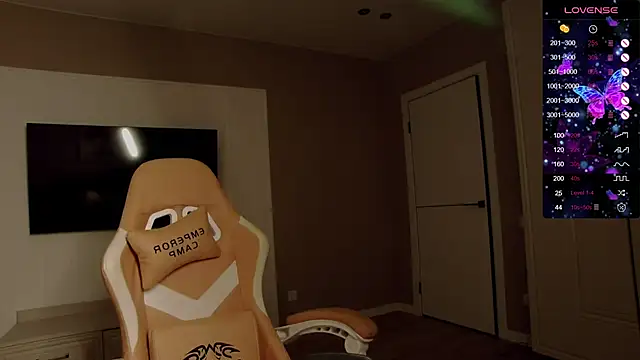 Holly Molii online show from December 2025 02:08:02 AM