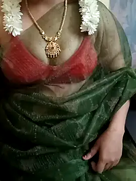 Snapshot of yourtamilcouple chatting on February 2025 05:51:02 PM yourtamilcouple online show from February 2025 05:51:02 PM