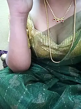 Snapshot of yourtamilcouple chatting on November 2025 04:21:02 PM yourtamilcouple online show from November 2025 04:21:02 PM