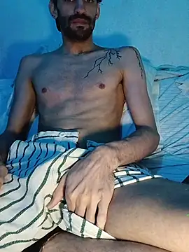 johngil0995 online show from December 2025 12:36:01 PM