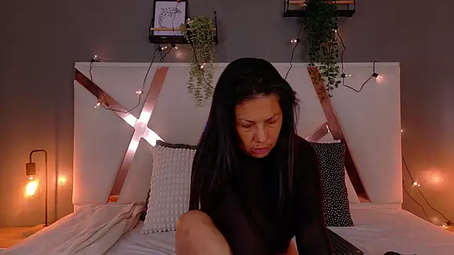 JaylaScott   online show from September 2025 11:45:01 AM