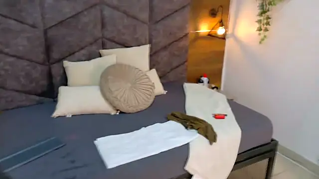 JaylaScott   online show from November 2025 11:55:02 AM