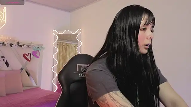 Snapshot of hina_tay chatting on November 2025 03:18:02 AM hina tay online show from November 2025 03:18:02 AM