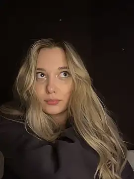 Snapshot of Alisa_Rise chatting on February 2025 02:01:01 AM Alisa Rise online show from February 2025 02:01:01 AM