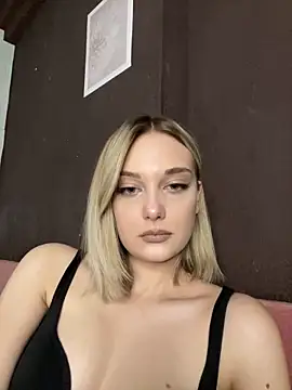 Snapshot of Alisa_Rise chatting on March 2025 12:11:02 AM Alisa Rise online show from March 2025 12:11:02 AM