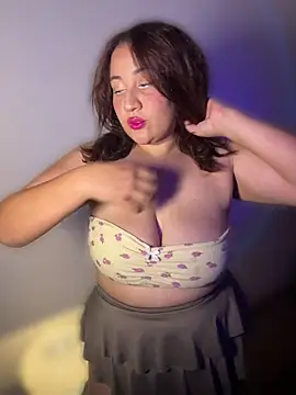 Snapshot of alexxaa96 chatting on May 2026 03:35:02 AM alexxaa96 online show from May 2026 03:35:02 AM