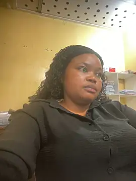 Snapshot of Curveysinaa chatting on February 2025 08:54:01 AM Curveysinaa online show from February 2025 08:54:01 AM