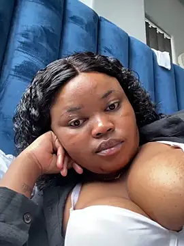 Snapshot of Curveysinaa chatting on February 2025 11:55:02 AM Curveysinaa online show from February 2025 11:55:02 AM