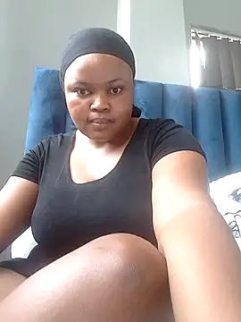 Snapshot of Curveysinaa chatting on February 2025 11:43:02 AM Curveysinaa online show from February 2025 11:43:02 AM