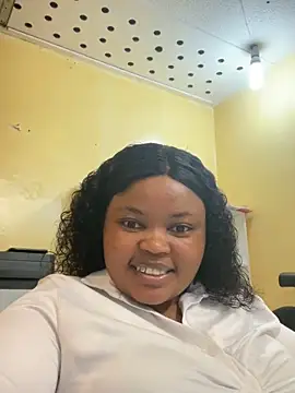 Snapshot of Curveysinaa chatting on February 2025 07:26:02 AM Curveysinaa online show from February 2025 07:26:02 AM