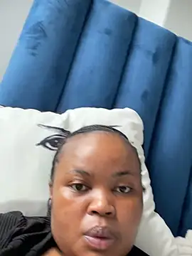 Snapshot of Curveysinaa chatting on February 2025 10:23:01 AM Curveysinaa online show from February 2025 10:23:01 AM