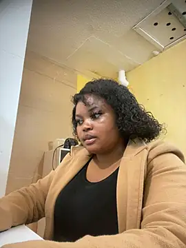 Snapshot of Curveysinaa chatting on March 2025 08:49:02 AM Curveysinaa online show from March 2025 08:49:02 AM