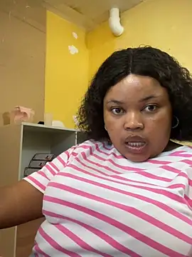 Snapshot of Curveysinaa chatting on March 2025 07:52:01 AM Curveysinaa online show from March 2025 07:52:01 AM