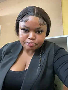 Snapshot of Curveysinaa chatting on March 2025 08:40:01 AM Curveysinaa online show from March 2025 08:40:01 AM