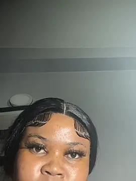 Snapshot of Curveysinaa chatting on March 2025 06:11:02 PM Curveysinaa online show from March 2025 06:11:02 PM