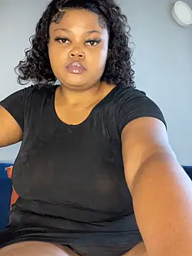 Snapshot of Curveysinaa chatting on October 2025 09:06:02 AM Curveysinaa online show from October 2025 09:06:02 AM