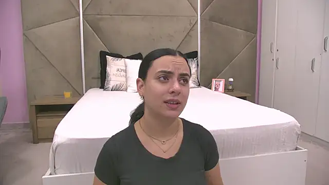 ElyzaIbarra online show from October 2025 05:17:02 AM