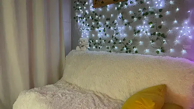 Snapshot of __2sya__ chatting on February 2025 01:30:02 AM 2sya online show from February 2025 01:30:02 AM