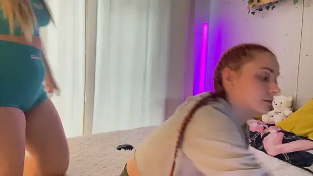 Snapshot of __2sya__ chatting on February 2025 02:09:02 PM 2sya online show from February 2025 02:09:02 PM