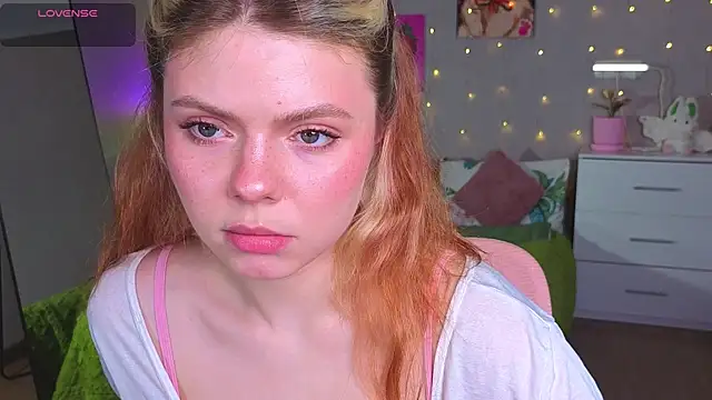 Red  Candy online show from May 2026 02:13:02 PM
