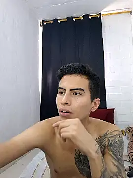 Snapshot of Velk_hot chatting on December 2024 06:28:01 PM Velk hot online show from December 2024 06:28:01 PM