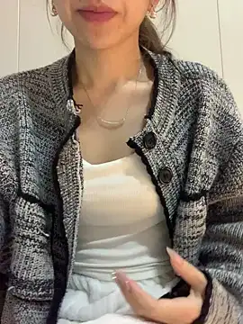 Aimeil online show from December 2024 03:25:01 AM