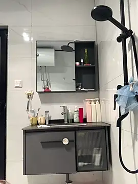 Aimeil online show from March 2025 04:34:02 PM