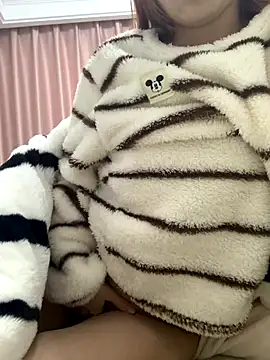 Snapshot of Aimeil chatting on December 2025 06:45:01 PM Aimeil online show from December 2025 06:45:01 PM