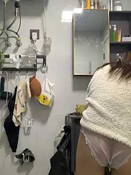 Snapshot of Aimeil chatting on March 2026 04:43:01 PM Aimeil online show from March 2026 04:43:01 PM