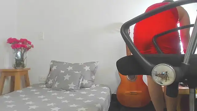 Liloo8923 online show from October 2025 12:30:02 AM