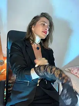 Liloo8923 online show from March 2026 03:50:01 AM