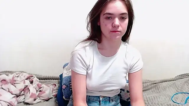 SallyMkn online show from February 2025 12:39:01 PM