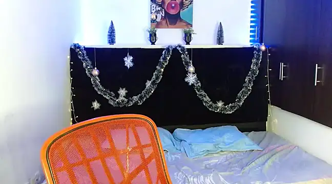 Miapeyton online show from December 2024 03:11:02 PM