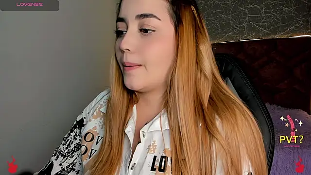 Lucia star   online show from February 2025 07:33:01 PM