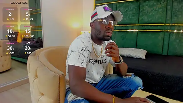 Latrellx7 online show from February 2025 10:47:02 AM