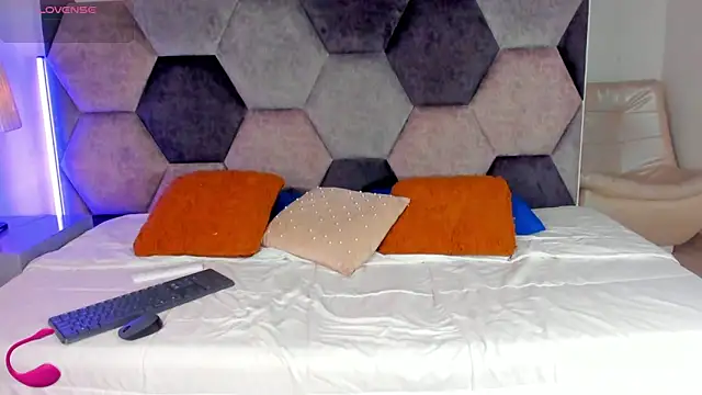 Latrellx7 online show from March 2026 04:08:01 AM