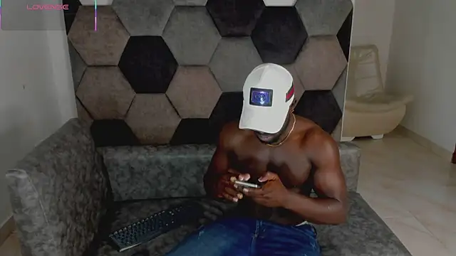 Snapshot of Latrellx7 chatting on June 2026 03:29:02 AM Latrellx7 online show from June 2026 03:29:02 AM