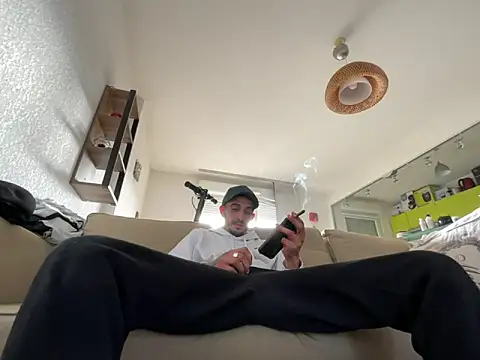 Rebeu313 online show from February 2025 02:33:02 PM