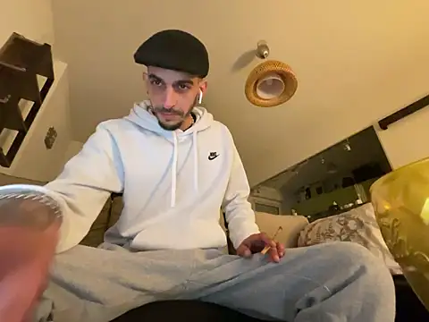 Rebeu313 online show from March 2025 10:16:01 PM