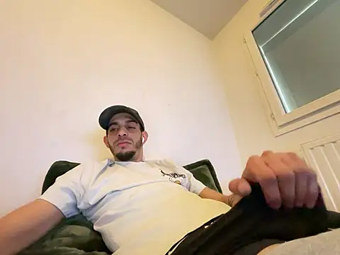 Rebeu313 online show from January 2026 12:00:01 PM