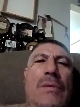 Snapshot of B_DOGG69 chatting on March 2025 04:38:02 AM B DOGG69 online show from March 2025 04:38:02 AM