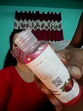 Taniya07 online show from March 2026 05:28:01 PM